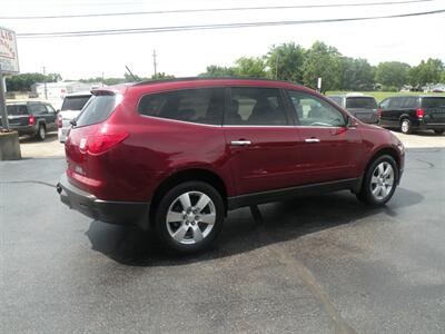 2011 Chevrolet Traverse LT   - Photo 1 - Chandler, IN 47610