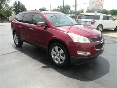 2011 Chevrolet Traverse LT   - Photo 2 - Chandler, IN 47610