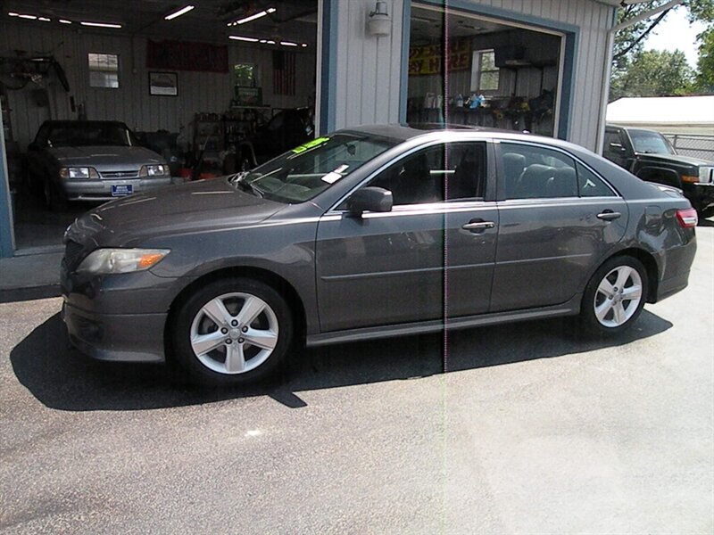 2010 Toyota Camry XLE   - Photo 1 - Chandler, IN 47610