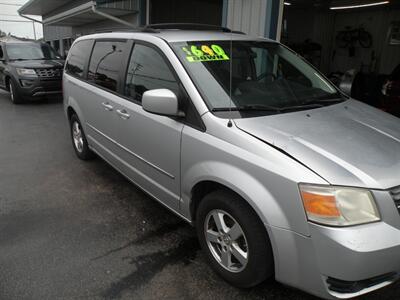 2010 Dodge Grand Caravan SXT   - Photo 1 - Chandler, IN 47610