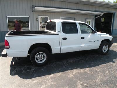 2000 Dodge Dakota SLT   - Photo 1 - Chandler, IN 47610