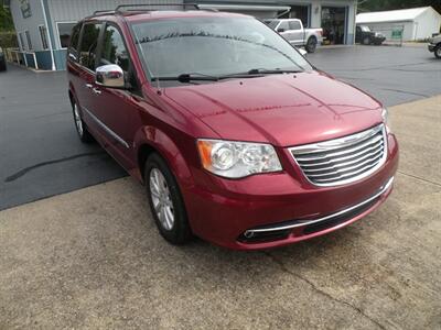 2015 Chrysler Town & Country Limited Platinum   - Photo 3 - Chandler, IN 47610