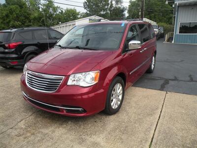 2015 Chrysler Town & Country Limited Platinum   - Photo 2 - Chandler, IN 47610