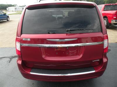 2015 Chrysler Town & Country Limited Platinum   - Photo 6 - Chandler, IN 47610