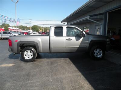 2009 Chevrolet Silverado 1500 LT   - Photo 2 - Chandler, IN 47610