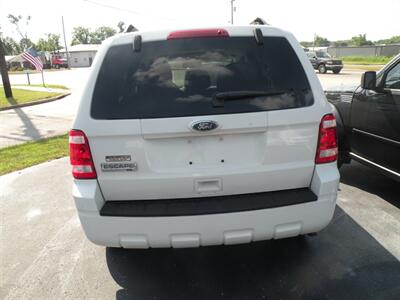 2011 Ford Escape XLT   - Photo 2 - Chandler, IN 47610