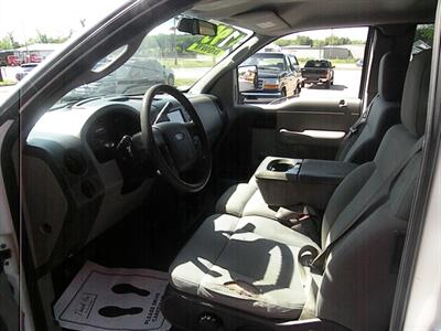 2005 Ford F-150 STX   - Photo 3 - Chandler, IN 47610