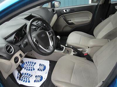 2015 Ford Fiesta SE   - Photo 2 - Chandler, IN 47610