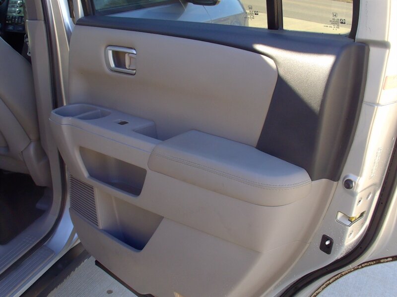 2009 Honda Pilot EX-L   - Photo 19 - Pleasant Valley, MO 64068