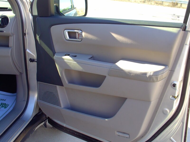 2009 Honda Pilot EX-L   - Photo 17 - Pleasant Valley, MO 64068