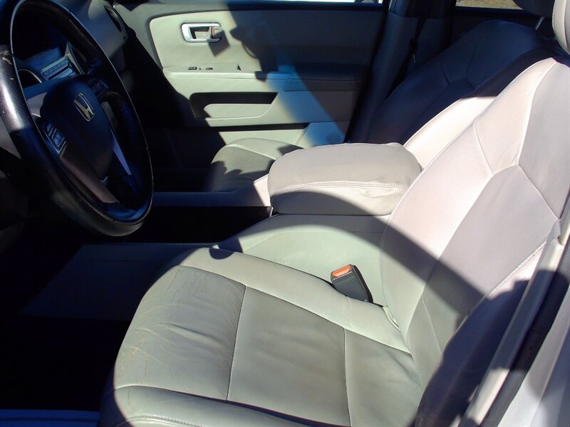 2009 Honda Pilot EX-L   - Photo 11 - Pleasant Valley, MO 64068