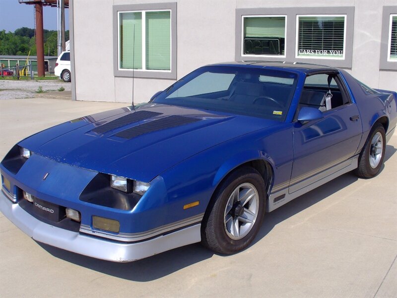 1986 Chevrolet Camaro Z28 - Photo 1 - Pleasant Valley, MO 64068