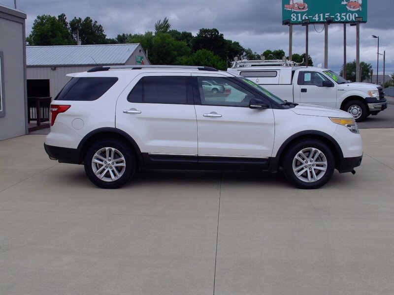 2013 Ford Explorer XLT - Photo 4 - Pleasant Valley, MO 64068