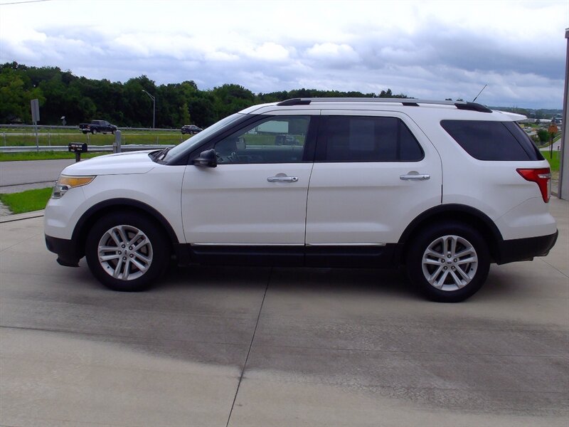 2013 Ford Explorer XLT - Photo 8 - Pleasant Valley, MO 64068