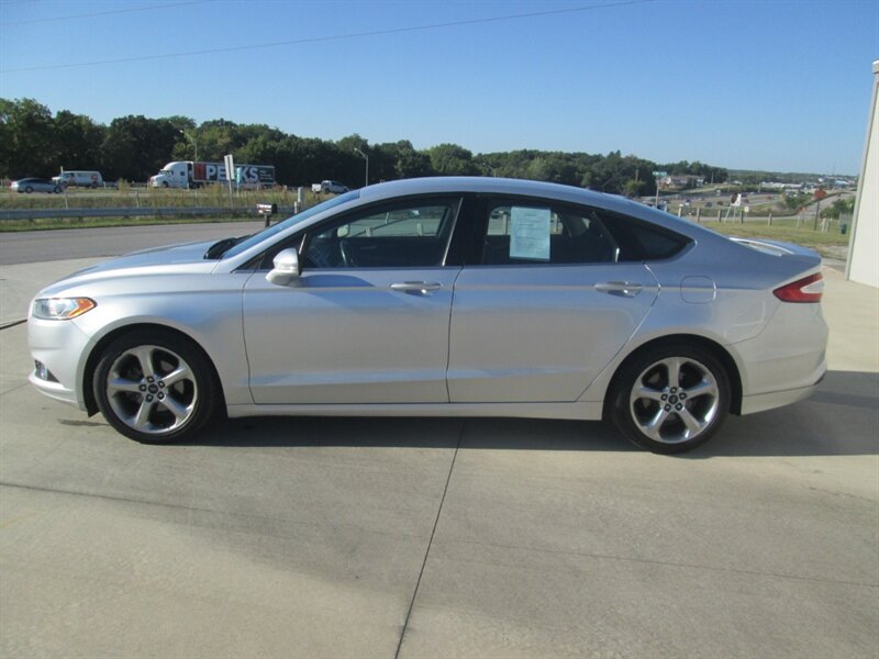 2014 Ford Fusion SE   - Photo 8 - Pleasant Valley, MO 64068