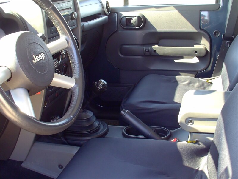 2008 Jeep Wrangler Unlimited Sahara - Photo 10 - Pleasant Valley, MO 64068
