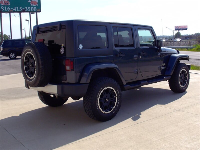 2008 Jeep Wrangler Unlimited Sahara - Photo 5 - Pleasant Valley, MO 64068