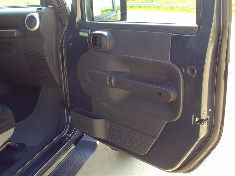 2008 Jeep Wrangler Unlimited Sahara - Photo 16 - Pleasant Valley, MO 64068