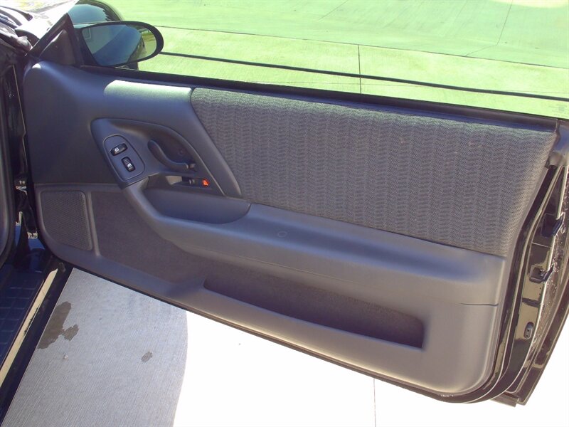 1999 Chevrolet Camaro SS   - Photo 15 - Pleasant Valley, MO 64068