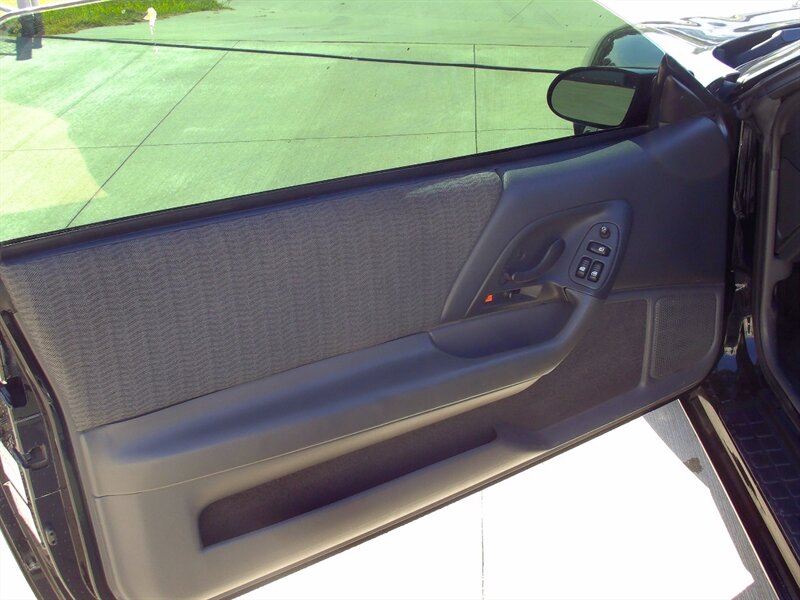 1999 Chevrolet Camaro SS   - Photo 11 - Pleasant Valley, MO 64068