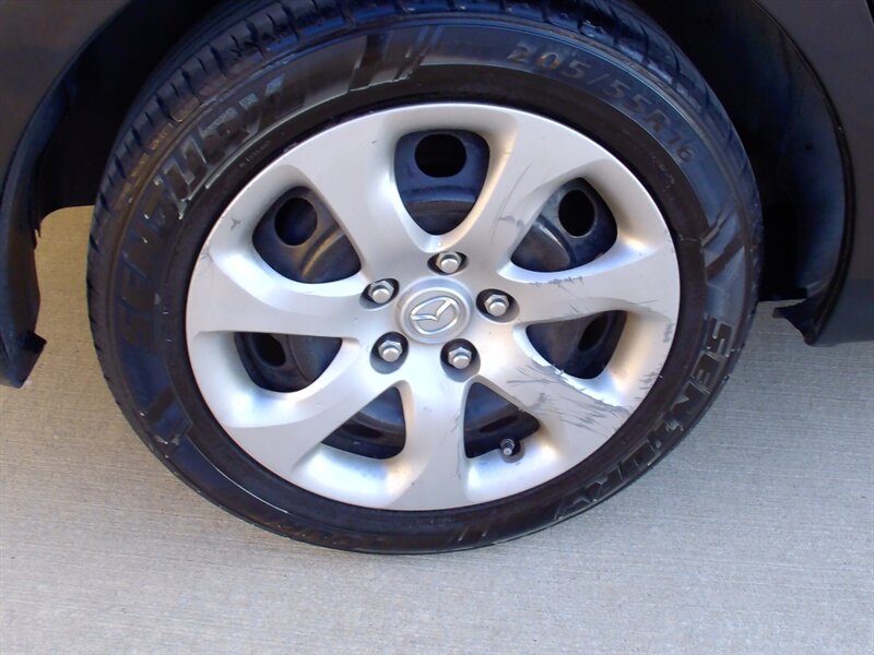 2013 Mazda MAZDA3 i Sport   - Photo 31 - Pleasant Valley, MO 64068