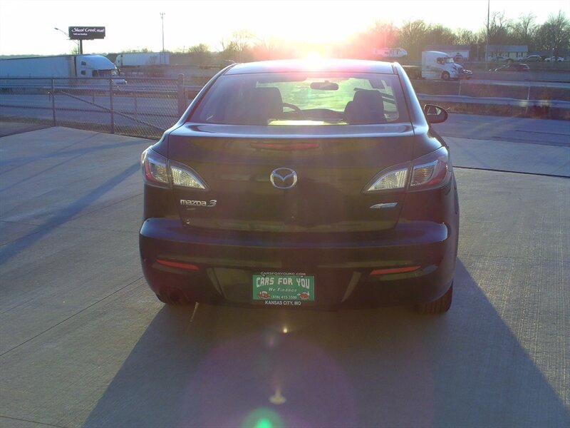 2013 Mazda MAZDA3 i Sport   - Photo 6 - Pleasant Valley, MO 64068