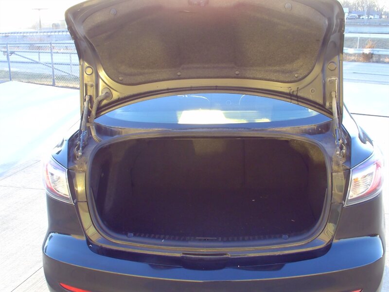 2013 Mazda MAZDA3 i Sport   - Photo 21 - Pleasant Valley, MO 64068