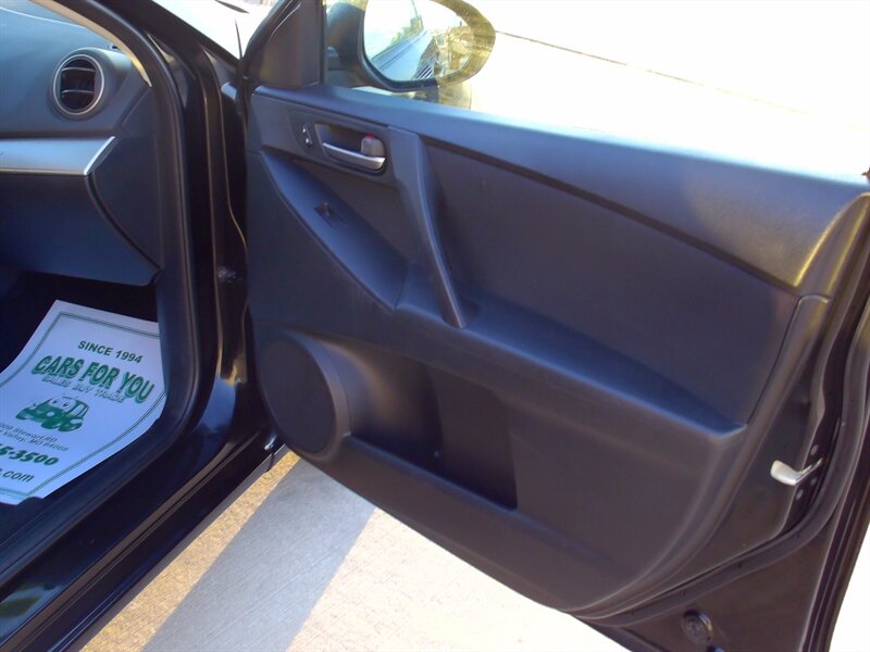 2013 Mazda MAZDA3 i Sport   - Photo 16 - Pleasant Valley, MO 64068