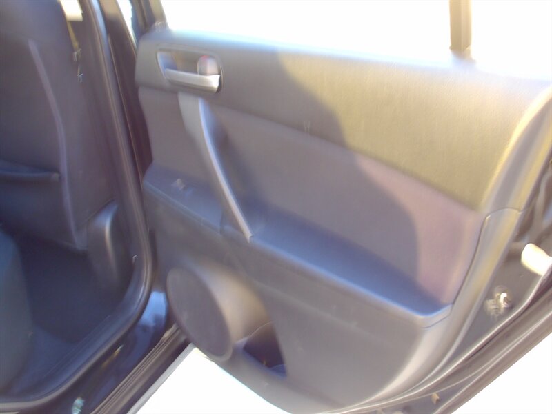 2013 Mazda MAZDA3 i Sport   - Photo 18 - Pleasant Valley, MO 64068