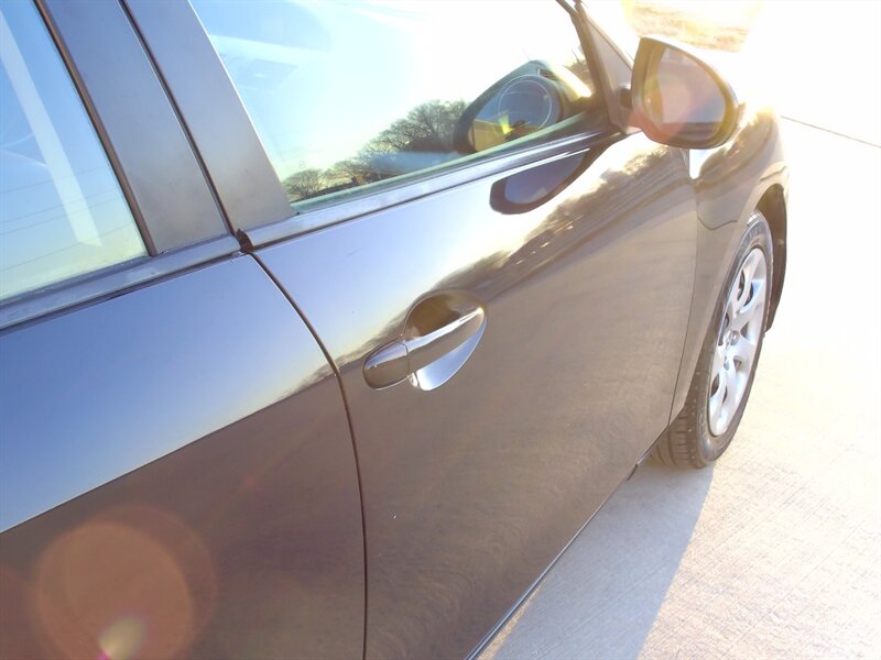 2013 Mazda MAZDA3 i Sport   - Photo 29 - Pleasant Valley, MO 64068