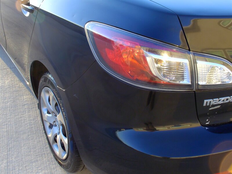 2013 Mazda MAZDA3 i Sport   - Photo 22 - Pleasant Valley, MO 64068