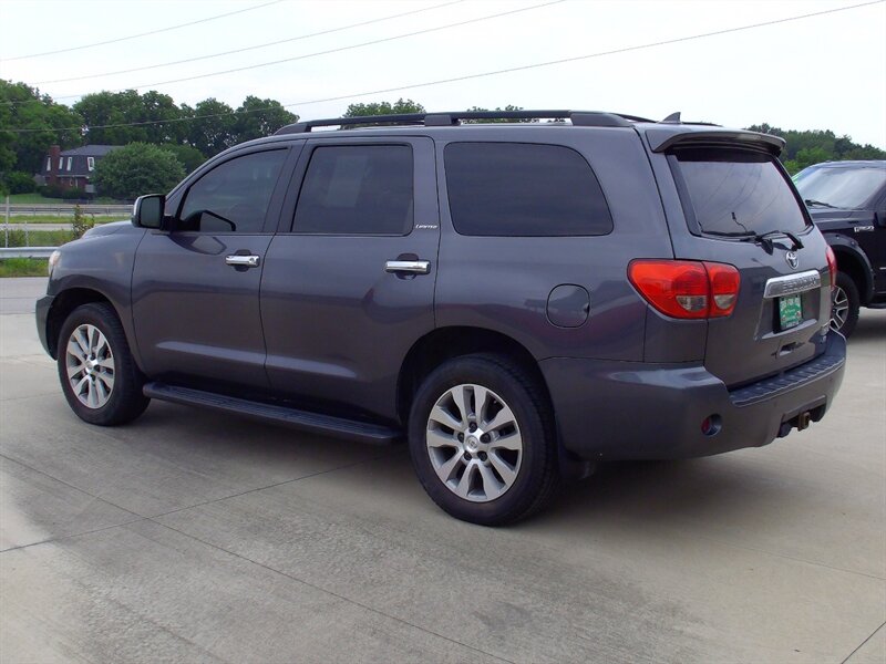 2013 Toyota Sequoia Limited - Photo 7 - Pleasant Valley, MO 64068