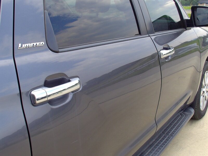 2013 Toyota Sequoia Limited - Photo 31 - Pleasant Valley, MO 64068