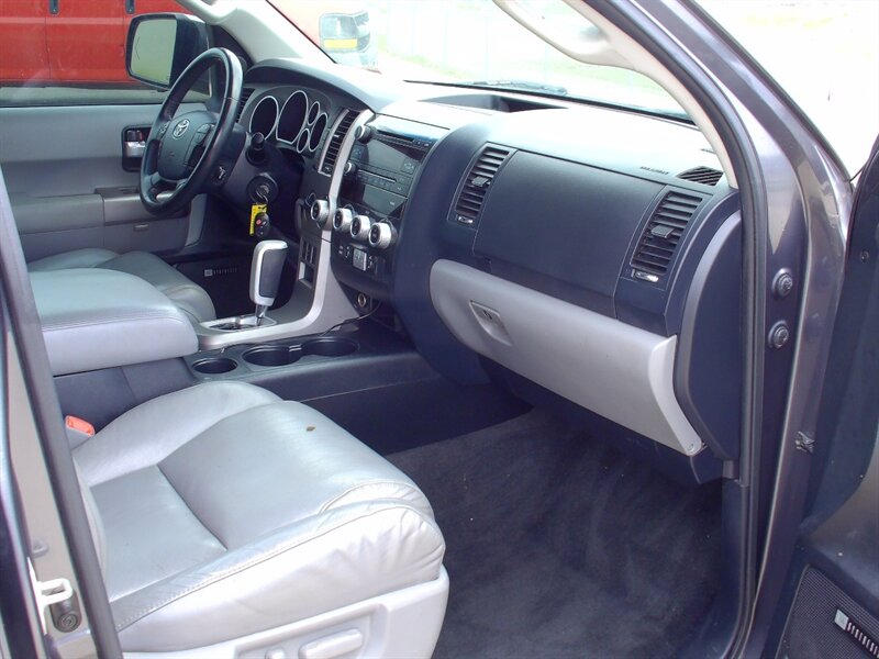 2013 Toyota Sequoia Limited - Photo 15 - Pleasant Valley, MO 64068