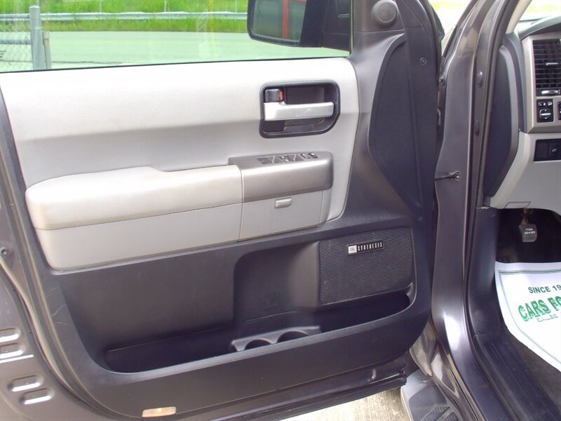 2013 Toyota Sequoia Limited - Photo 11 - Pleasant Valley, MO 64068
