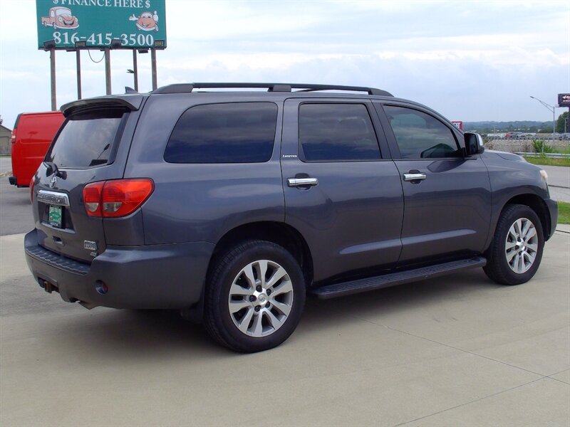 2013 Toyota Sequoia Limited - Photo 5 - Pleasant Valley, MO 64068