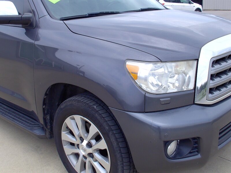 2013 Toyota Sequoia Limited - Photo 29 - Pleasant Valley, MO 64068