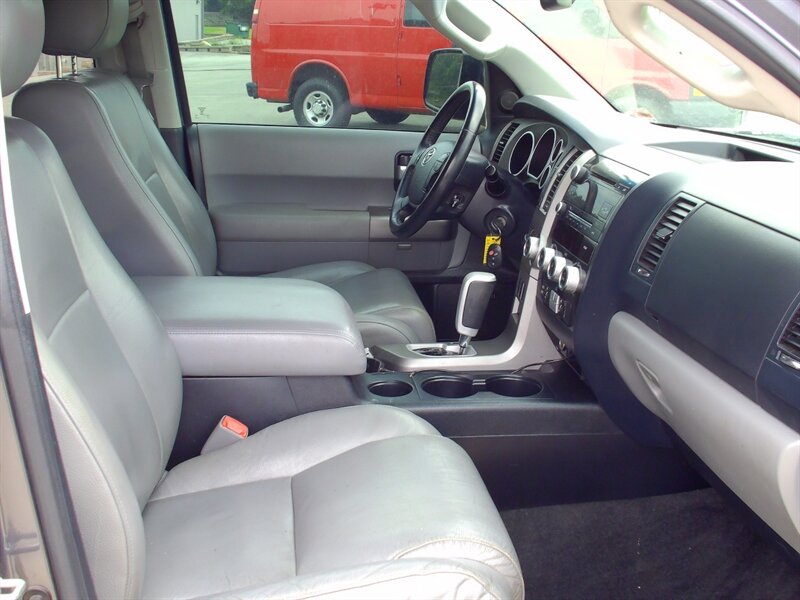2013 Toyota Sequoia Limited - Photo 16 - Pleasant Valley, MO 64068