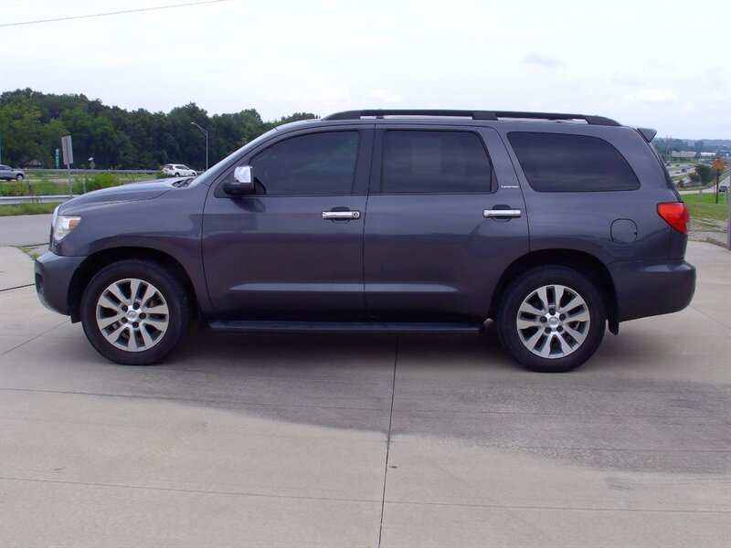 2013 Toyota Sequoia Limited - Photo 8 - Pleasant Valley, MO 64068