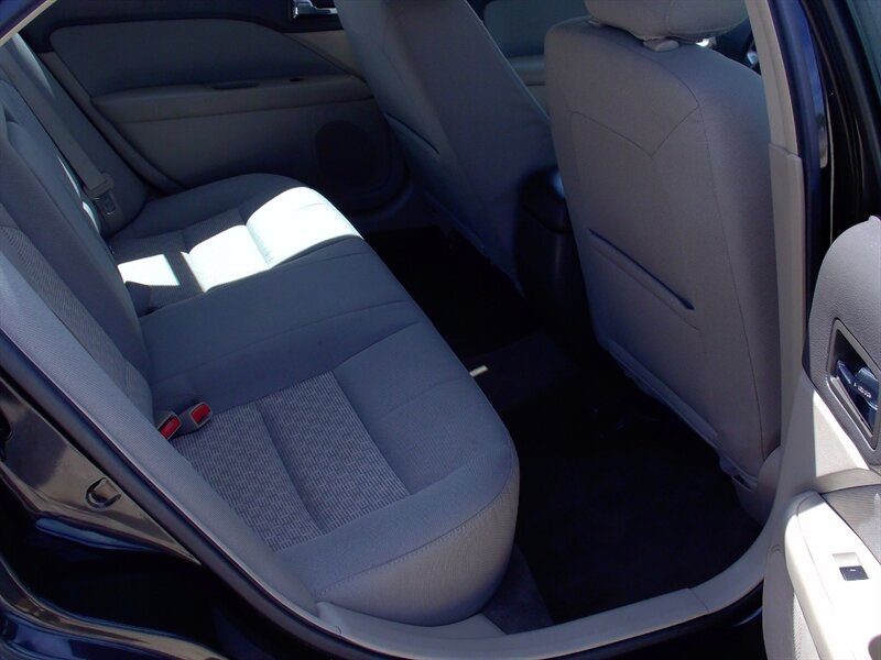 2012 Ford Fusion SE   - Photo 22 - Pleasant Valley, MO 64068