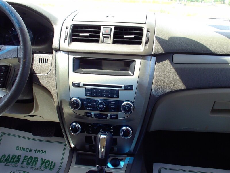 2012 Ford Fusion SE   - Photo 24 - Pleasant Valley, MO 64068