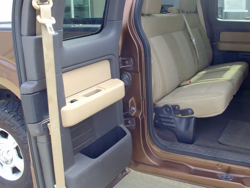 2011 Ford F-150 XL   - Photo 18 - Pleasant Valley, MO 64068