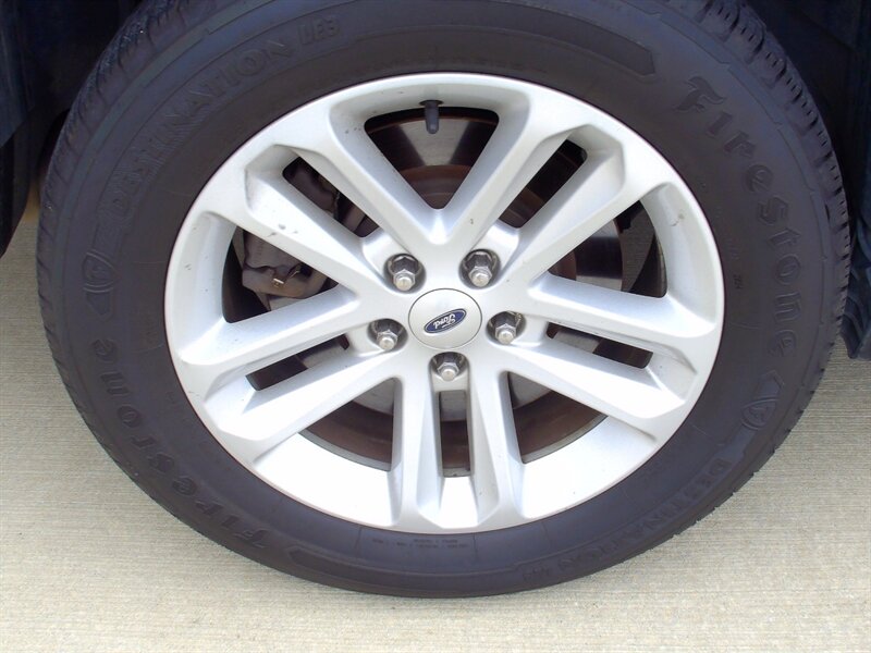 2014 Ford Explorer XLT - Photo 35 - Pleasant Valley, MO 64068