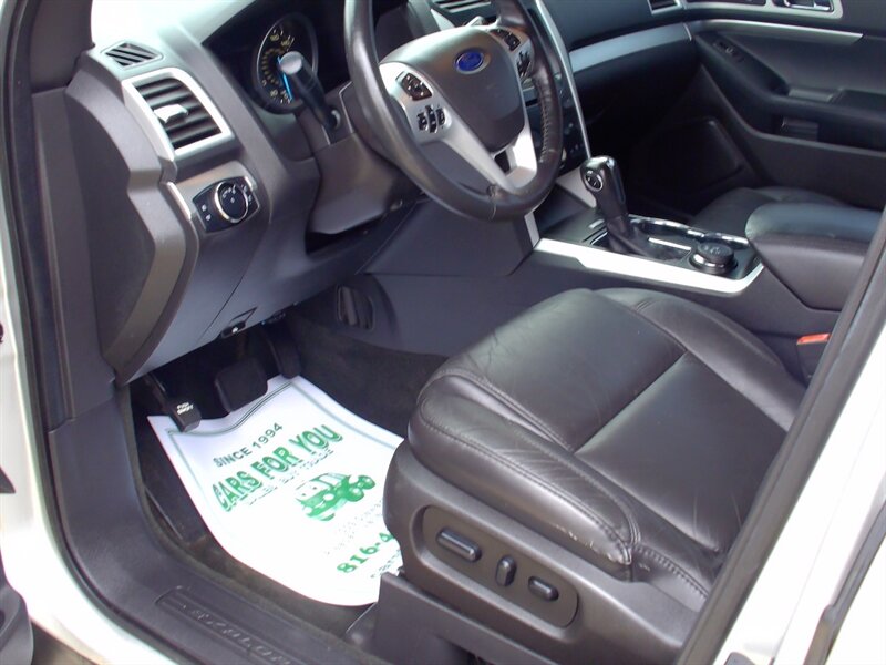2014 Ford Explorer XLT - Photo 9 - Pleasant Valley, MO 64068