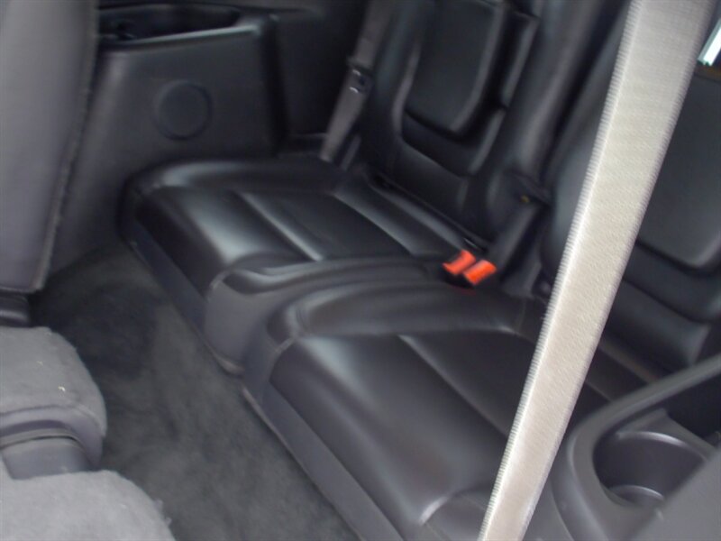 2014 Ford Explorer XLT - Photo 14 - Pleasant Valley, MO 64068