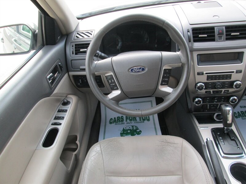 2010 Ford Fusion SEL   - Photo 20 - Pleasant Valley, MO 64068