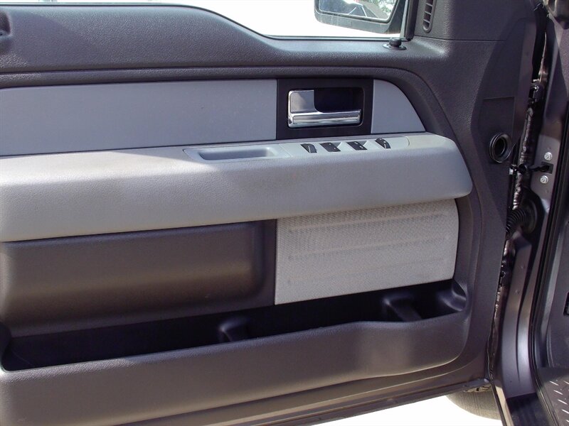 2013 Ford F-150 XLT - Photo 11 - Pleasant Valley, MO 64068