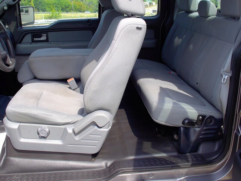 2013 Ford F-150 XLT - Photo 12 - Pleasant Valley, MO 64068