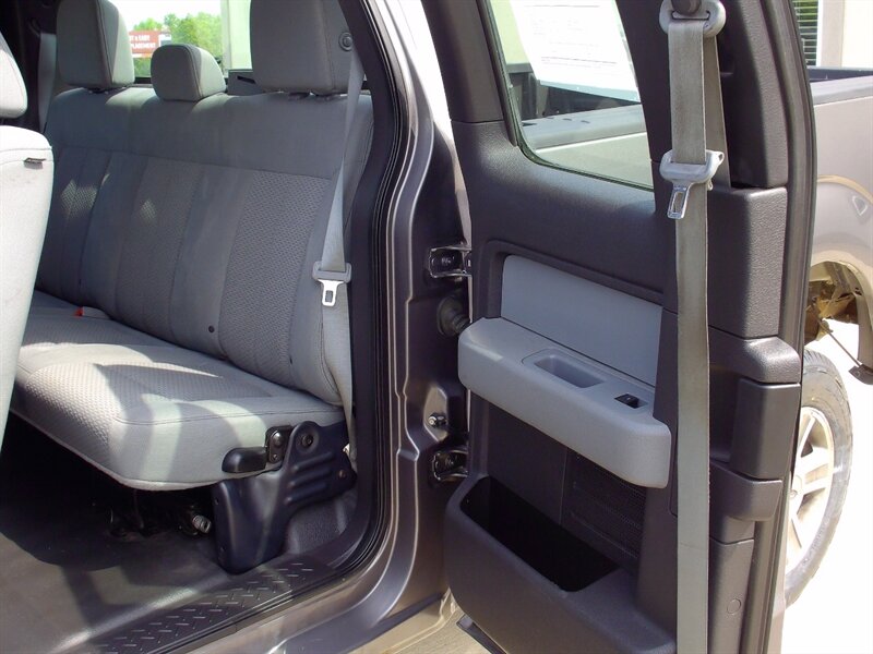 2013 Ford F-150 XLT - Photo 13 - Pleasant Valley, MO 64068
