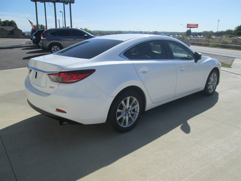 2017 Mazda Mazda6 Sport   - Photo 5 - Pleasant Valley, MO 64068